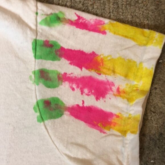 Adorable Vintage 2000’s Hand-Painted T-Shirt | M - Picture 4 of 7